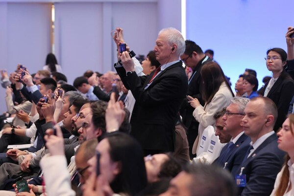 the zgc forum attracts a great number of overseas attendants. photo by wang zhuangfei / china daily (prnewsfoto/china daily)