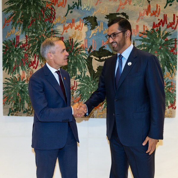 阿联酋工业和先进技术部长、masdar主席和cop28主席sultan al jaber博士与brookfield过渡投资主席兼负责人mark carney在纽约联合国大会期间会面，敲定saeta交易。